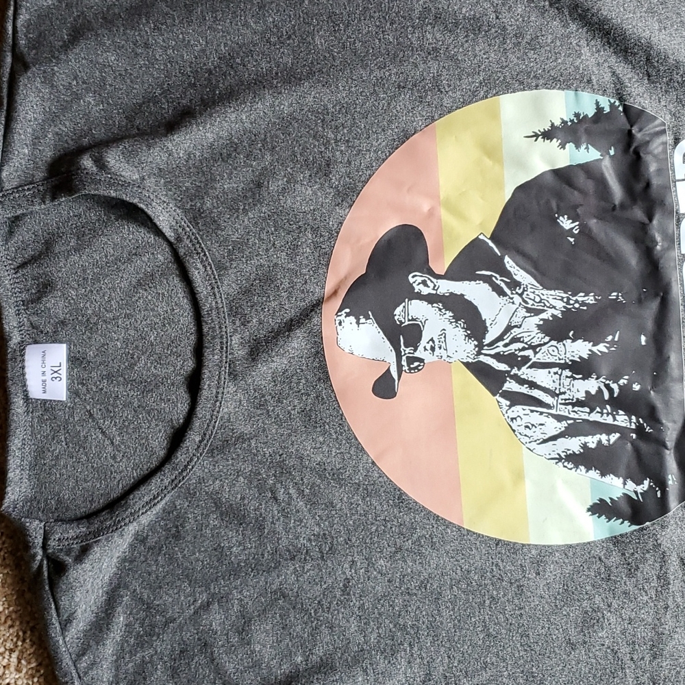 Yellowstone “Get Ripped” T-shirt ♥️ - Picture 3 of 3